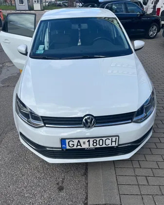 samochody osobowe Volkswagen Polo cena 40590 przebieg: 49420, rok produkcji 2017 z Gdynia